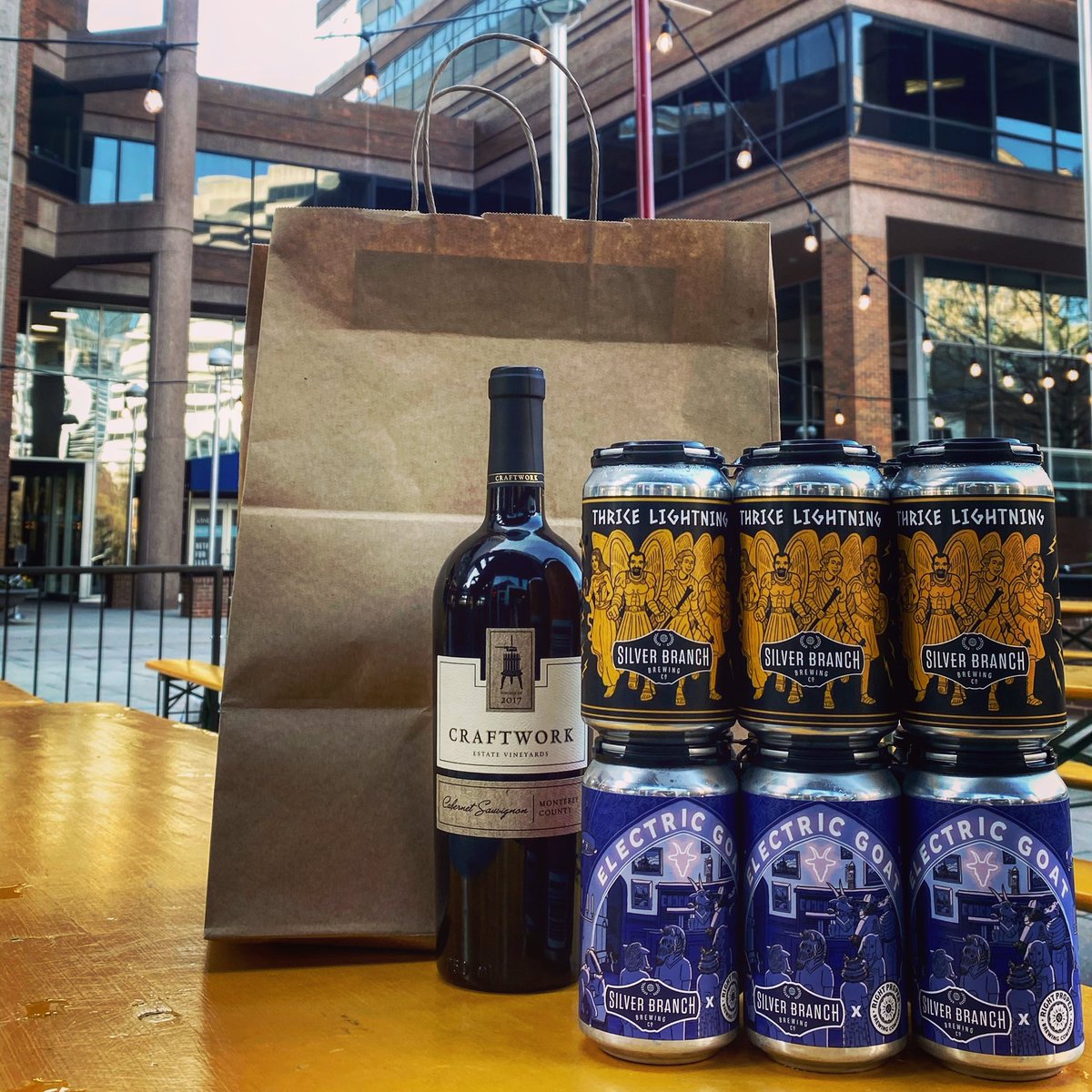 silverbranchus's tweet photo. Starting tomorrow we’re a one stop shop—grab our brown bag dinner for two! $18 for Buffalo Chicken Mac &amp; Cheese, Garlic Green Beans, and a Garden Salad! Delicious with one of the new beers we released this week or a bottle of wine! https://t.co/1Jn8jkIiGx