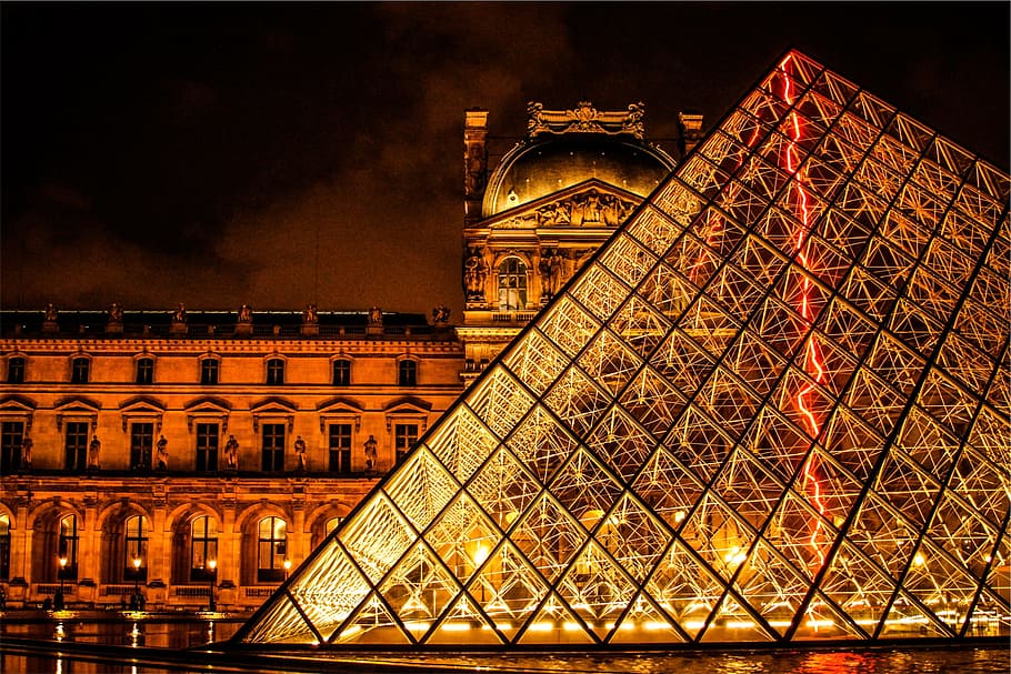 granadadigital's tweet photo. Si lo tuyo son los museos, hay 10 de los mejores del mundo que se pueden visitar de manera virtual.

Son los siguientes
👉🏼 https://t.co/5T7W5VohyO https://t.co/oL2xABHHS2