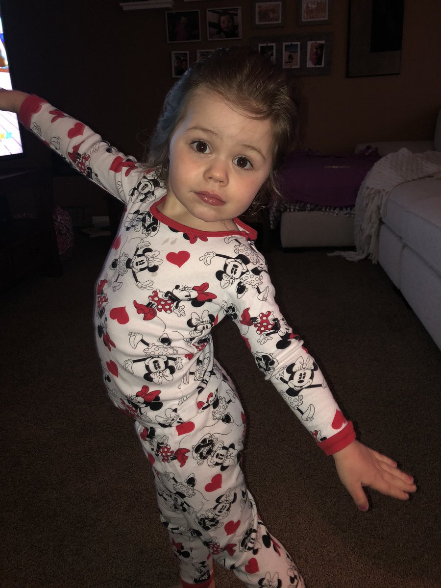 FootballHowell's tweet photo. Posing in the Minnie PJโs. Who doesnโt like Minnie? @JFlip928 @joshuacdukes #HPSHomeSpirit2020 #TeamSchROCKSTAR #TeamWarden #TEAMOFFICERTIP https://t.co/JkCYIMb7FG