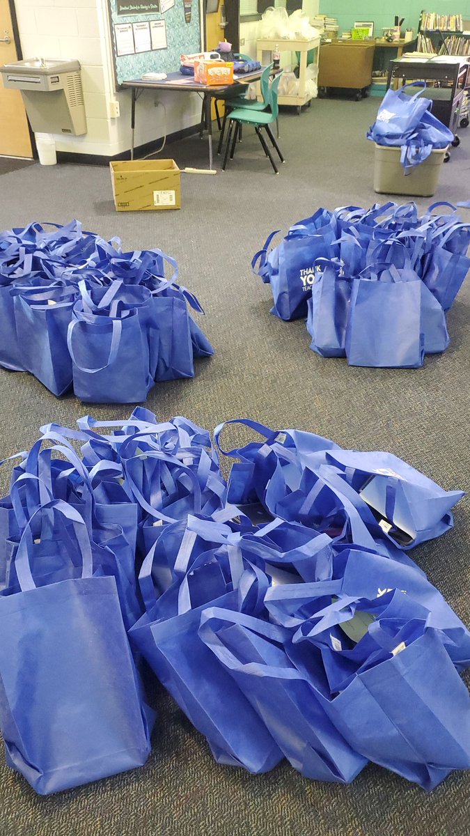 MrsLaPlatney's tweet photo. Spent this week preparing laptops with my Tiger family so that our WES & other Hernando students can check them out & begin learning remotely! Checkout at WEA is tomorrow!
Our Tigers are #foreverfierce and so is our staff! π―
#techcheckout #laptopsfordays #westsidetigers https://t.co/3YxQgTVr68