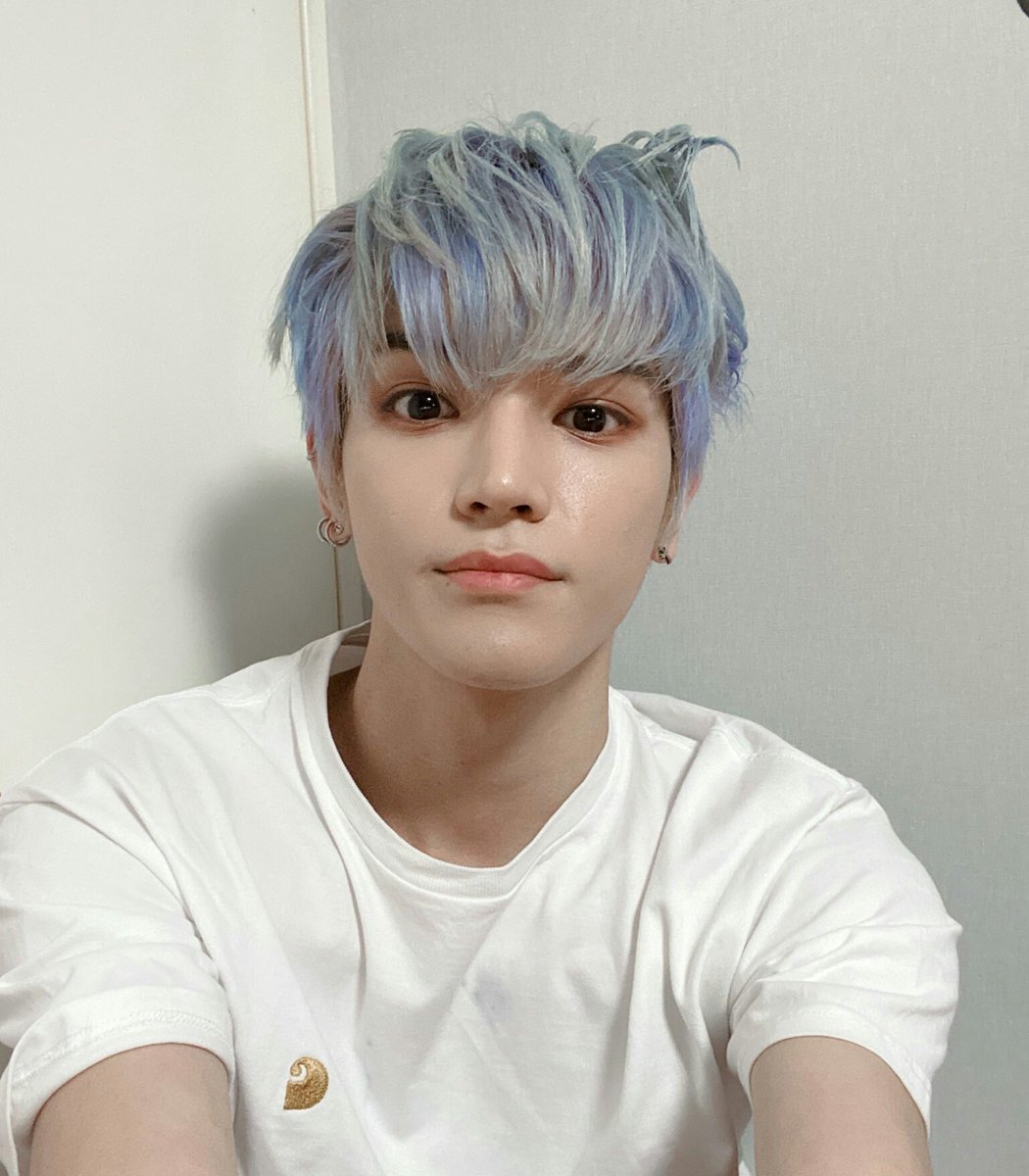 taeyong as jinsoul:1. neurons killed by hair discoloration2. visual king&queen3. they do everything good4. strong on stage but they are really shy 
