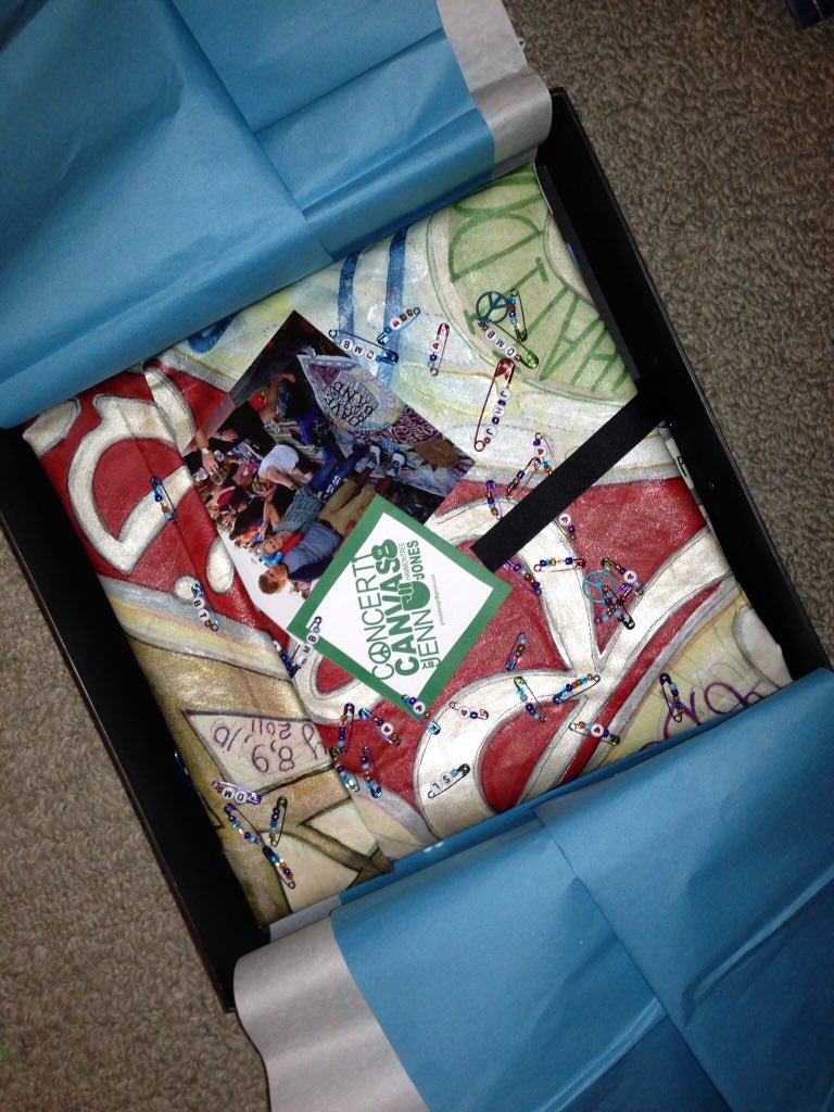 GreyStDesign's tweet image. #PayItForwardLIVE Sweet you rock, and sweet you roll.