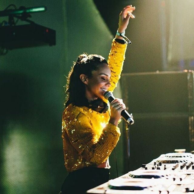 Updated my Spotify playlist for you all with the tunes I am loving in isolation. Link in bio. Enjoy 📀 ift.tt/39jCcio