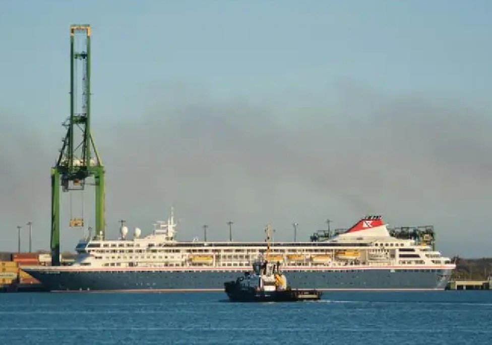 Alexand64216517's tweet photo. El #Zaandam es otro 🛳️ a la deriva
El 14 de marzo fue su último desembarco en Punta Arenas, #Chile, pues los gobiernos se lo prohíben por llevar 77 👨👩👧👦 con síntomas de #Covid_19, ahora va hacia Port Everglades, #Florida
¿Permitirá #EEUU que atraque como hizo #Cuba con el #Breamar? https://t.co/FAUOj3J8l3