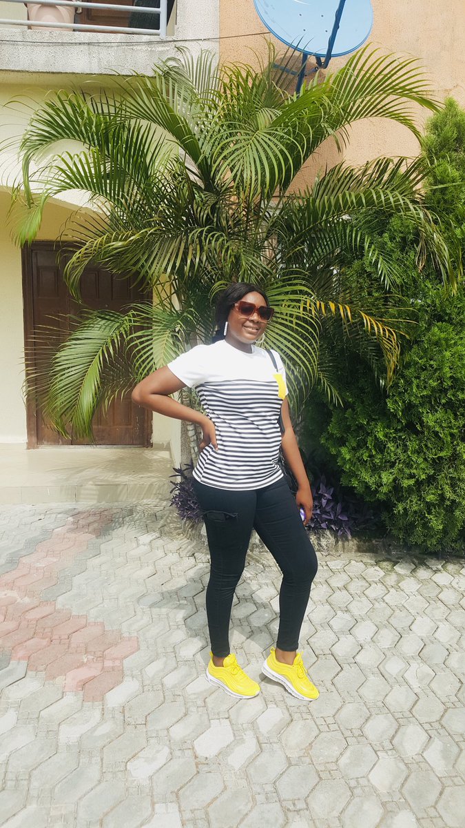 JibrinTeetee's tweet photo. Stay home stay safe # quarantine #day5
#isolateyourself #keepsocialdistancing like I did lol https://t.co/OnQCaIkyug