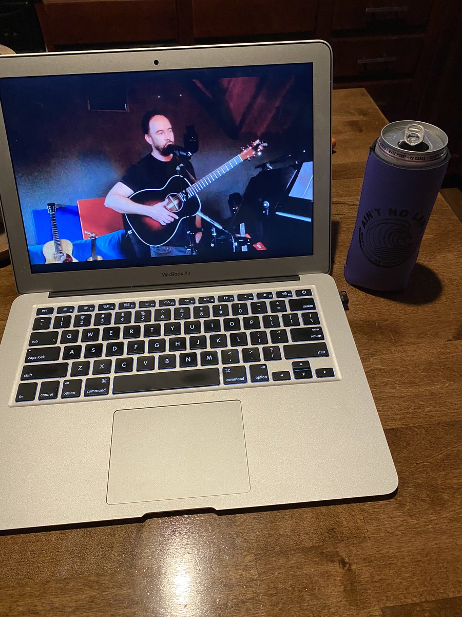 MerciBeauColie's tweet photo. Yes!!! #DaveMatthews #PayItForwardLIVE https://t.co/98MvWy0ZJs