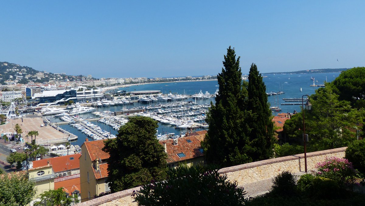 EvasionPaca's tweet photo. Le vieux port de Cannes et la Croisette
@CannesIsYours @quaisaintpierre @villecannes @VisitCotedazur @davidlisnard #Cannes #croisette #cannestourism #paca @rivieraports @CannesPalais @CACPLOfficiel #cotedazur #CotedAzurFrance #AlpesMaritimes #Dept06 #Cannesisyours #portdecannes https://t.co/HMdITmvHIK