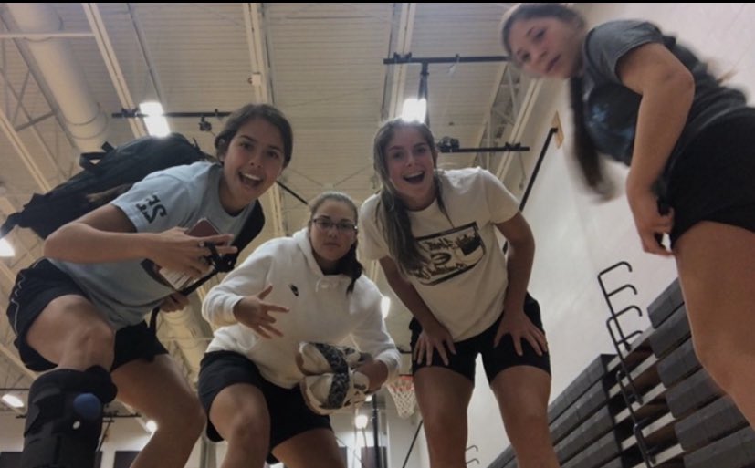 AlyChapman16's tweet photo. Happy bday to one of my faves🎂🥳@mckenzie3henry Gonna miss cracking jokes and ballin out with ya at practice🥺🥺 Have fun in quarantine on your sweet 16... Have a great day broski!! https://t.co/vUA4Cqa4O2