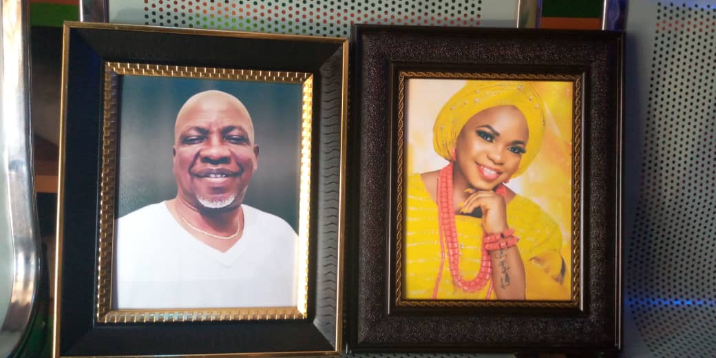 Cheyih_Viktah's tweet photo. With @Damilee_, you can get

- Surprise packages
- Picture frames
- Mugs
- Throw pillows
- Custom Wall clocks
- Business Branding
- Graphic Design and Printing 

All at an affordable price

Twitter: @damilee_
Instagram: damilee_concept
WhatsApp: 08133032639

#60e https://t.co/g49sdd2y8y