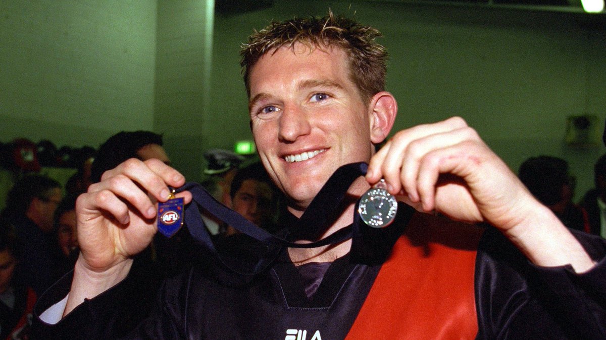 FOXFOOTY's tweet photo. Ahead of tomorrow’s 1990 re-draft, what are the greatest draft steals of all-time? 

We’ll start with the best one of all: James Hird at pick 79.

👇 https://t.co/DokJNsi4MZ