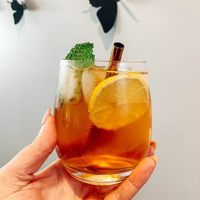 sjcnz's tweet photo. Just a casual Friday night in on the sofa... with the rest of #newzealand 🍹 #stayhome #covid_19 #lockdown #cocktails https://t.co/mTxdeYUsn5