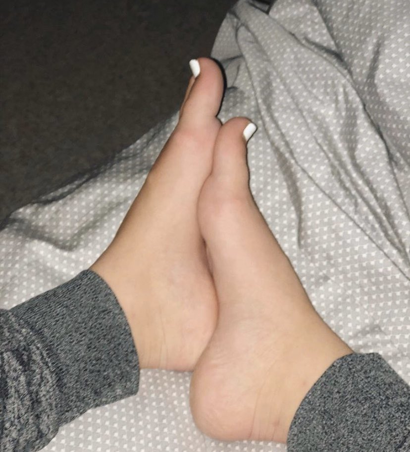 kittywithastick's tweet photo. night babies 💗💕💦 #Findom #OnlyFans #Feet #FeetPicsForSale #FeetBuyers #PrettyFeet #Coronavirus https://t.co/cTwLg0WvOP