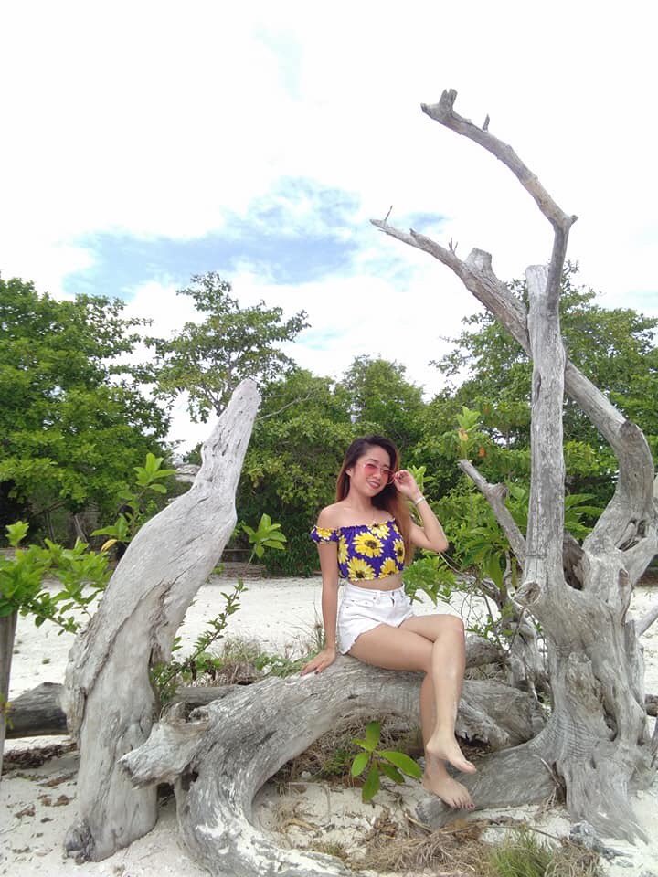 Theyahliciousss's tweet photo. Add my Facebook acc: https://t.co/cfyNcU4txq
Follow my Instagram acc: @Theyahliciousss
Follow my Tiktok acc: @Theyahlinda https://t.co/TpP8x85Xb5