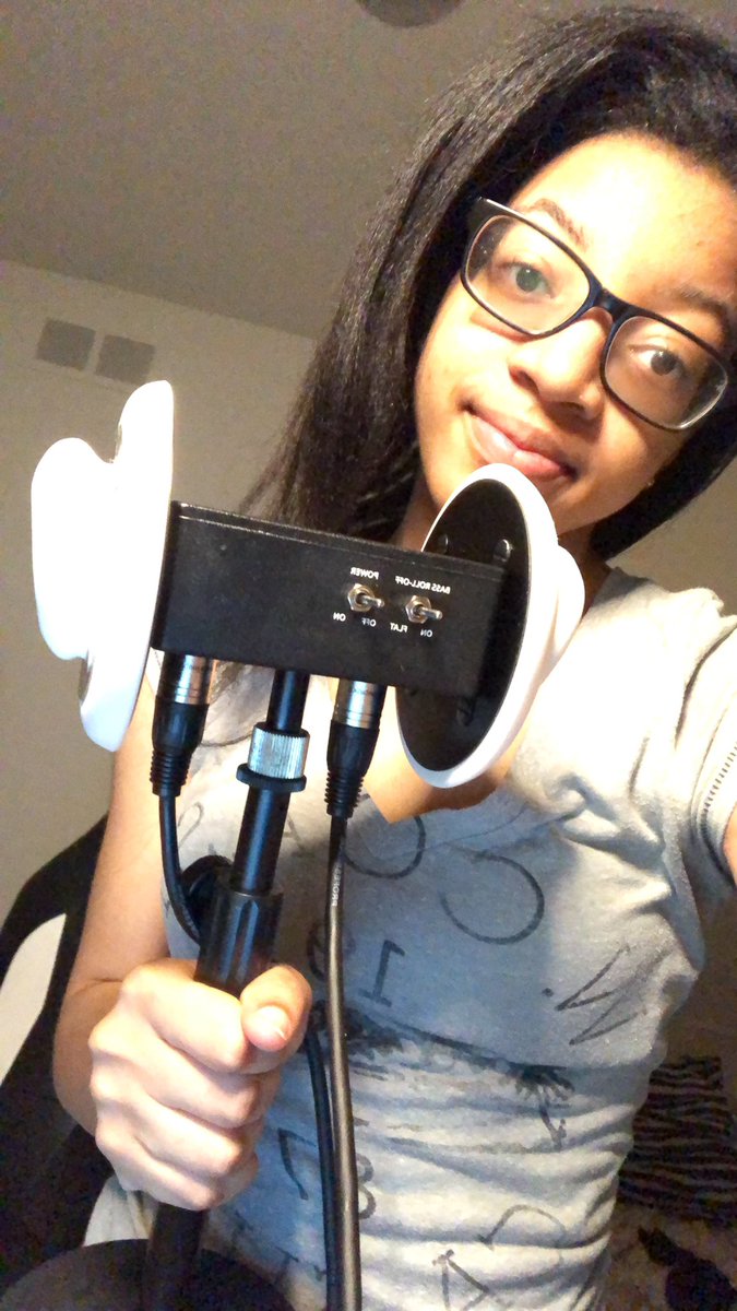 mindoflivi's tweet photo. come vibe to some asmr in 15 mins 💕 https://t.co/630v5iypGN https://t.co/aRb3uw9QYG