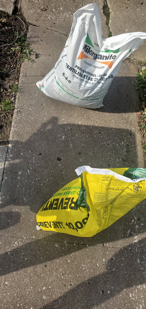Yard27746186's tweet photo. First mow of the year! #lawncare #milorganite #grasspad https://t.co/5pLvFxct4G