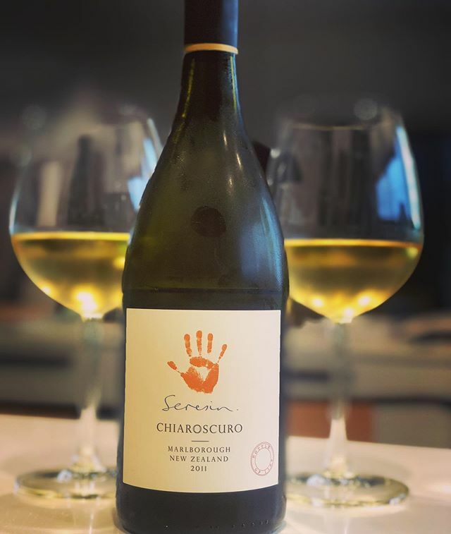 Day 2 #lockdownwine @seresinestate #chiaroscuro #nzwine A rare beauty. Enjoyed for what’s in the glass rather as an example of this-or-that variety. Rich and textural. Delicious. Moving to the dark side. #whatwedointheshadows ift.tt/2UlYCeB