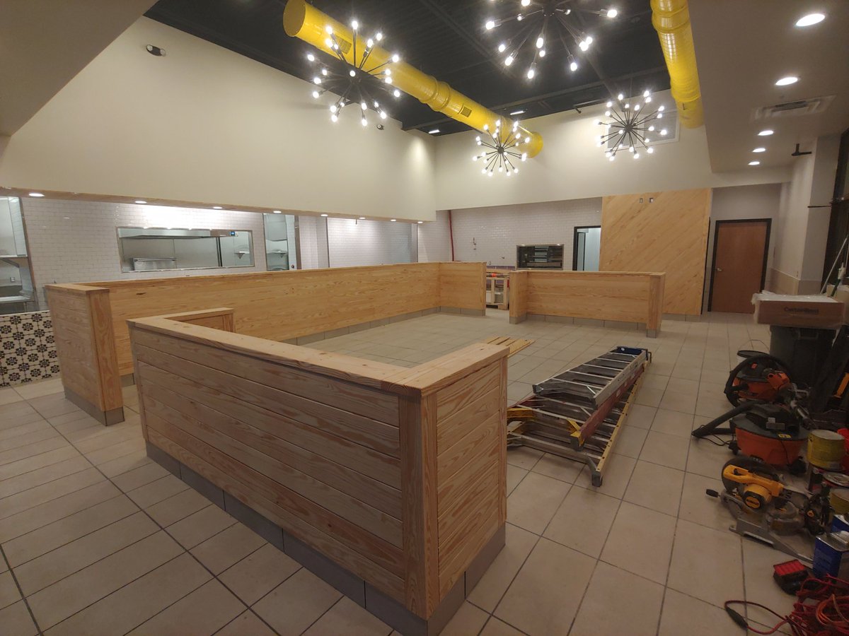 EdgeAdaptive's tweet image. Stain complete. Final trim(high elevation) being done tomorrow along with polyurethane. 

#restaurantimpossible #restaurants #interiordecor #shiplap #interiorstyling #carpentry #remodel #remodeling