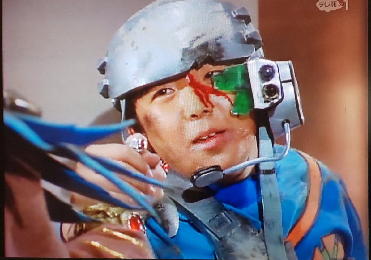 ゆっきー V Twitter 今ジュウレンジャーやってて見てるんだけど バンドーラの息子 カイは高橋一生 あの 高橋一生です バンドーラ一味 敵組織なのにアットホームな感じ好きだったな ラミィとグリフォーザーがラブラブとかね ジュウレンジャー