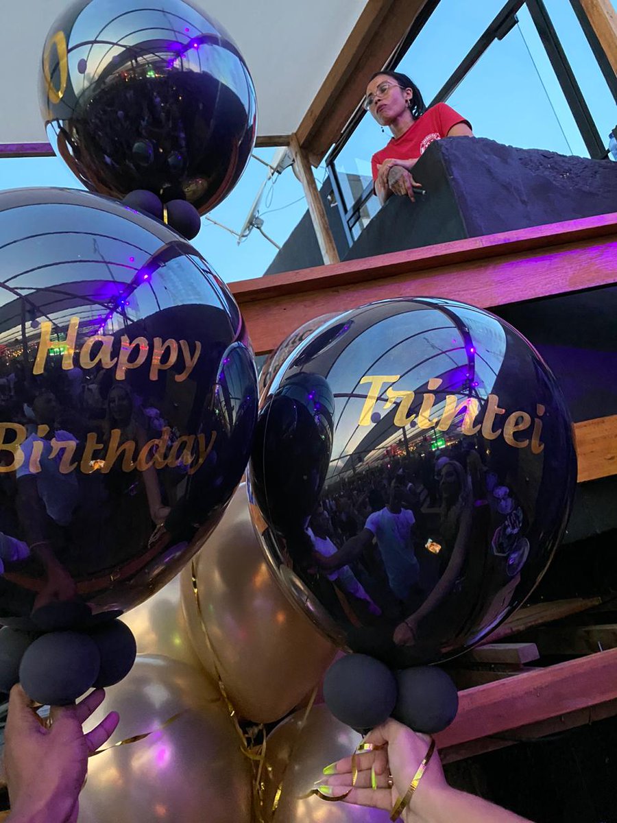 MaiconC8's tweet photo. Muito tempo sem postar meu trabalho aqui RS , mais um trabalho para comemoração do 3.0 do @wallcostacosta 🎈
Que puder segue o insta da @MariazinhaBale1
#Trintou #Douradopreto #Balloons #Gashelio #BubblesPersnalizado #FestaAdulto https://t.co/ss7gsFmbYe