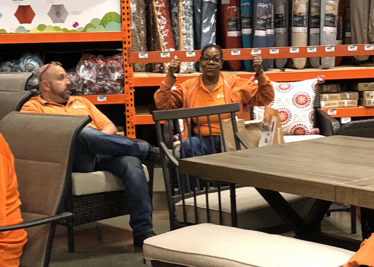 ChrisNealTHD's tweet photo. Success Sharing coronavirus style!! Thank you Freight and Overnight MET Team for all that you do!! #SocialDistancing #prepackagedsnacks #chickfilasandwiches #myteamrocks @Dsrthorn @hdmetgirl @CRJ86X @TerriDavisB @forman_melvin https://t.co/m5raqiU1JE