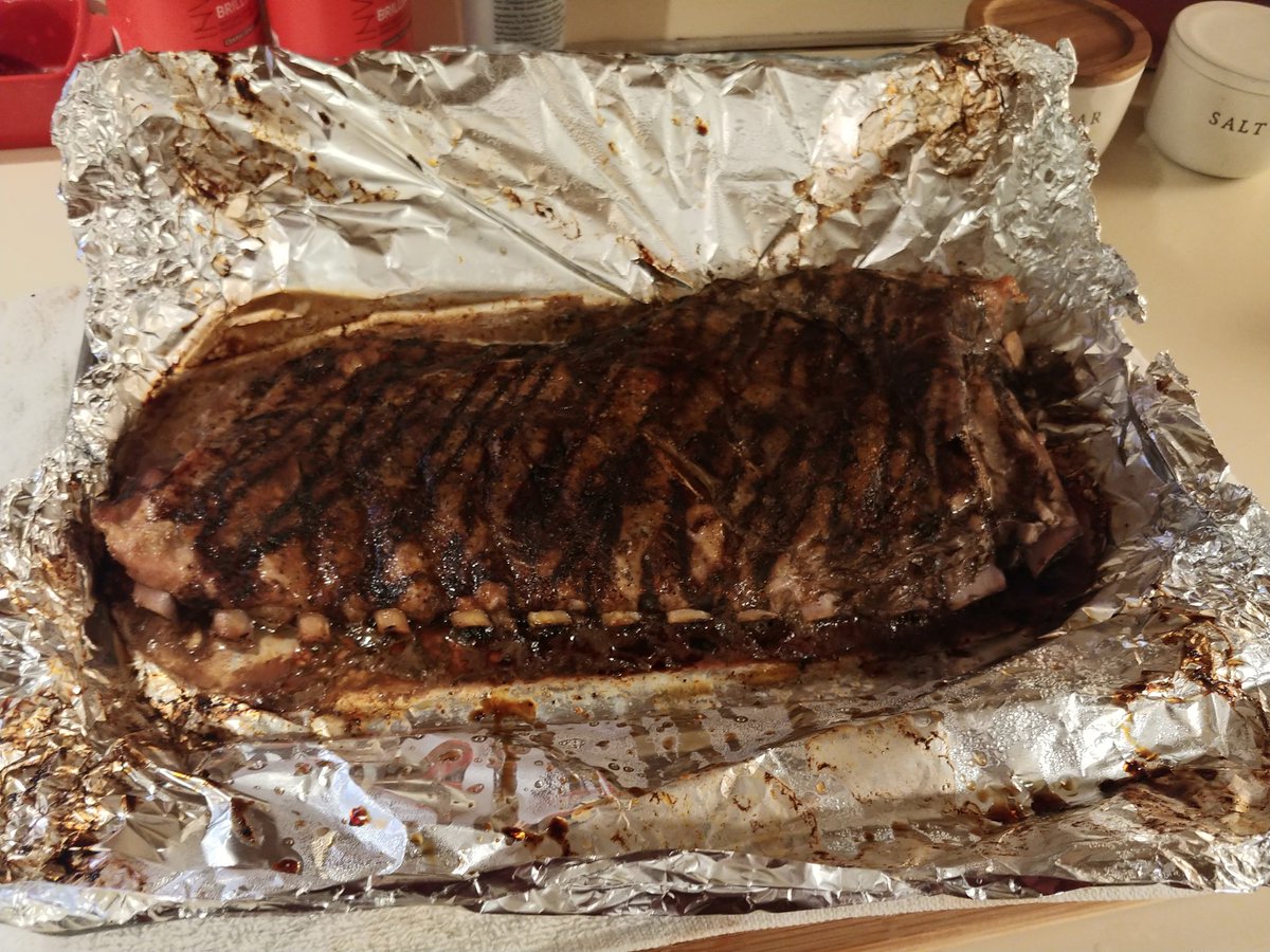lesliemj1971's tweet photo. Ribs...low and slow...w fried taters....#dinningin https://t.co/xRpm7vTrID