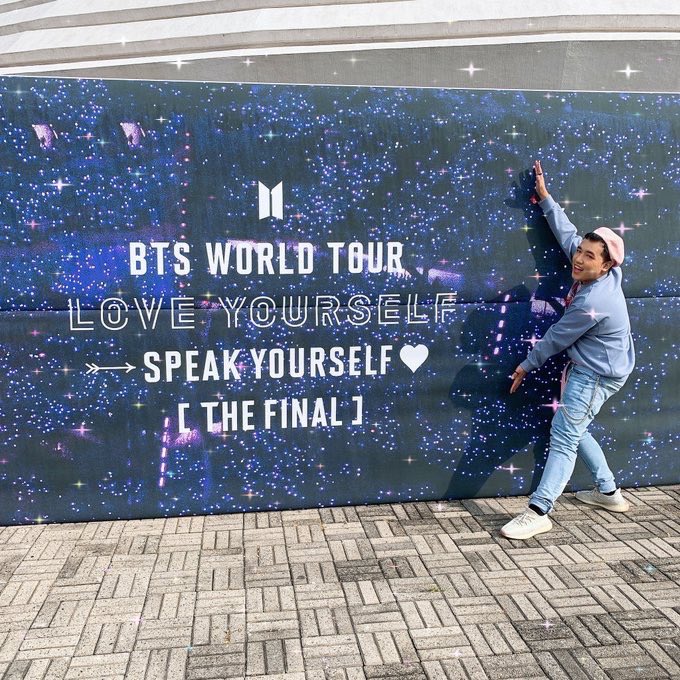 kkoophoria's tweet photo. Over the horizon, I will be there and waiting for you! 💜 @BTS_twt #WeWaitForBTS https://t.co/LXMTqxcGGn