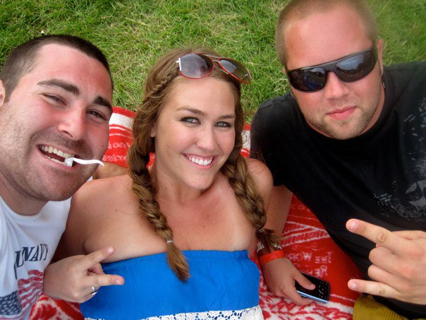 ewasson's tweet photo. @tylerwass @davematthewsbnd @KWZouLou best trip ever. #bluedress https://t.co/t7D9sT5ohS