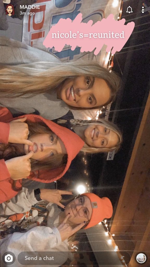 karleyelpers's tweet photo. hbd jbell❤️❤️ love you lots<3 see you soon❣️😘 @jennab034 https://t.co/3cXsy8oVam