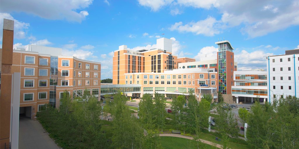 childrensmn's tweet photo. Just like so many hospitals around the world, Children's Minnesota is in urgent need of items like masks, hand sanitizer and other essential supplies. We now have two drop off locations in Minneapolis and St. Paul. 

Please help if you can: https://t.co/KbVJwq68DC https://t.co/VN9yo2f5SB
