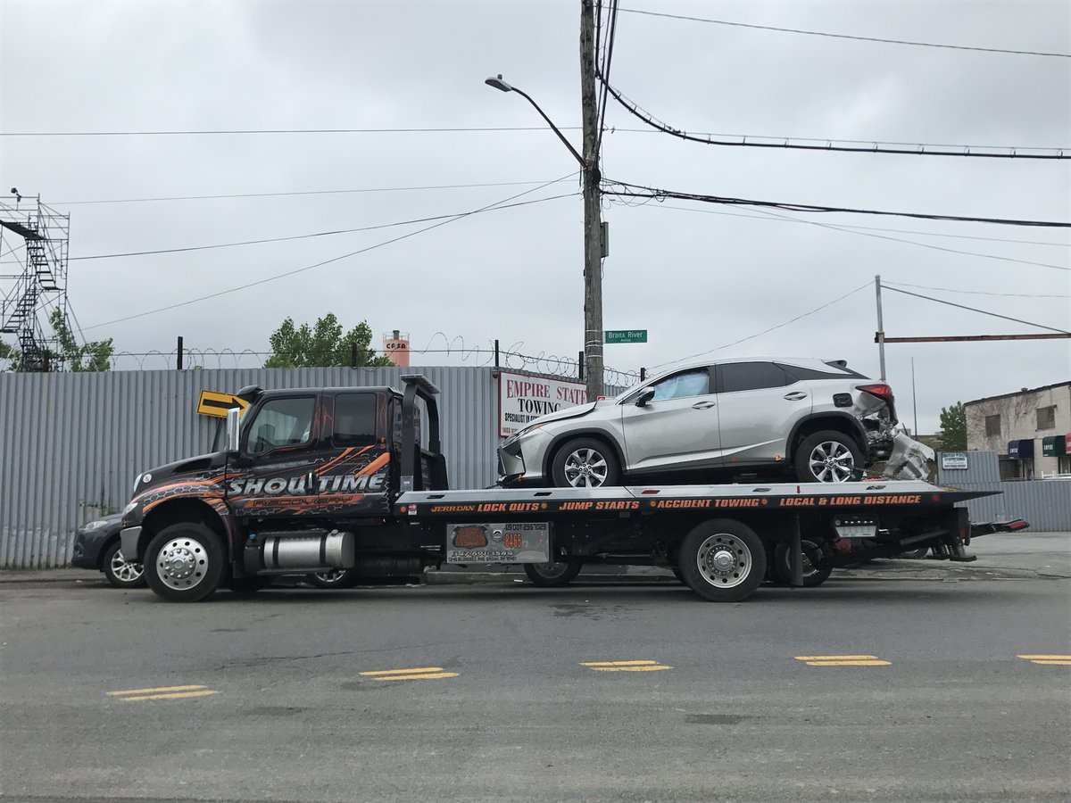 BaremotionLLC's tweet photo. Check out our instagram page and send us your best pictures - wreckers, rotators, tow trucks, rollback... https://t.co/CJfBJv14TQ

#towtruck #wrecker #rotator #heavytowing #flatbed #carcarrier #rollback #towing #photography #baremotion https://t.co/sfXSb1OZRp