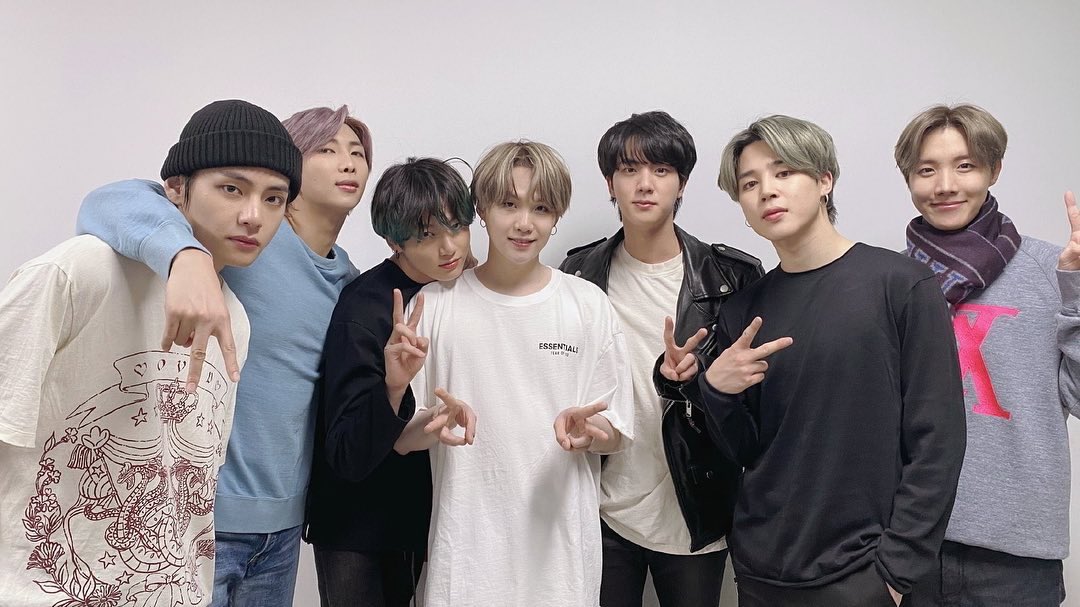 moon0clock's tweet photo. No matter how long it will take, I’ll keep on waiting for you guys💜 #BTS #BTSARMY #WeWaitForBTS https://t.co/KSOxc3CbTN