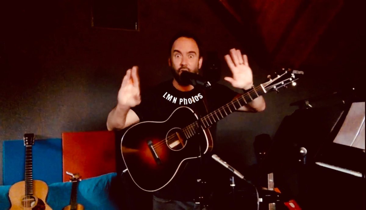 GoBigRed143's tweet photo. Since I wasn’t able to be there!! #Thanks #DaveMatthews #FreeLiveStream #LMNPhotos #FrontRow #PayItForwardLive #SoloShow #SingingFromTheWindows #LiveShow #DMB @verizon @davematthewsbnd @davematthewsdmb @DaveFMatthews @DaveJMatthews @DMBLyricsLove @Daily_DMB @DMBGorgeCrew @dmblive https://t.co/EmqYQTMoHP