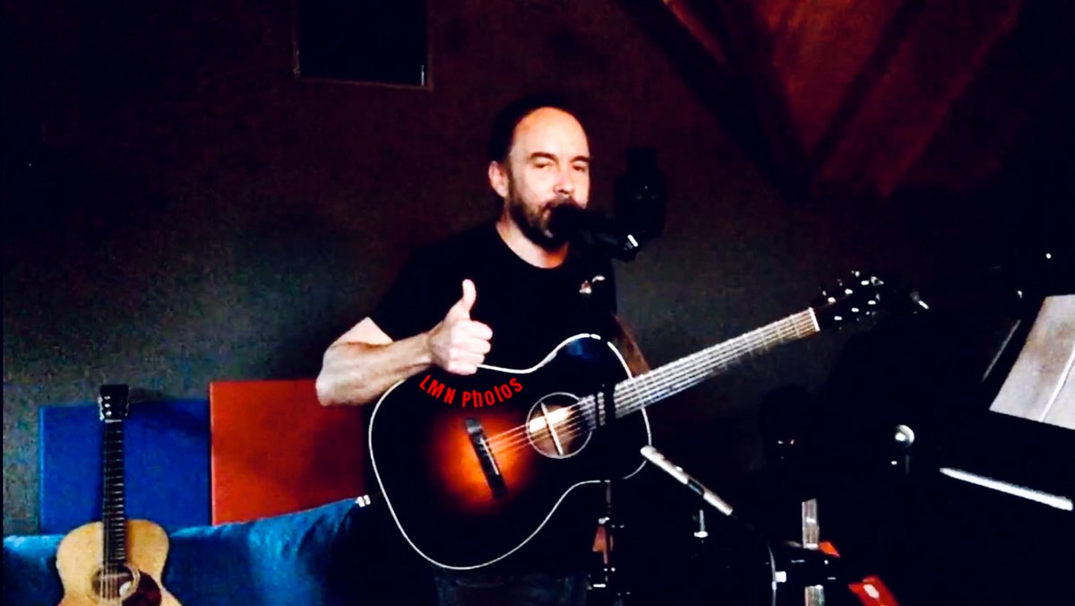 GoBigRed143's tweet photo. Since I wasn’t able to be there!! #Thanks #DaveMatthews #FreeLiveStream #LMNPhotos #FrontRow #PayItForwardLive #SoloShow #SingingFromTheWindows #LiveShow #DMB @verizon @davematthewsbnd @davematthewsdmb @DaveFMatthews @DaveJMatthews @DMBLyricsLove @Daily_DMB @DMBGorgeCrew @dmblive https://t.co/EmqYQTMoHP