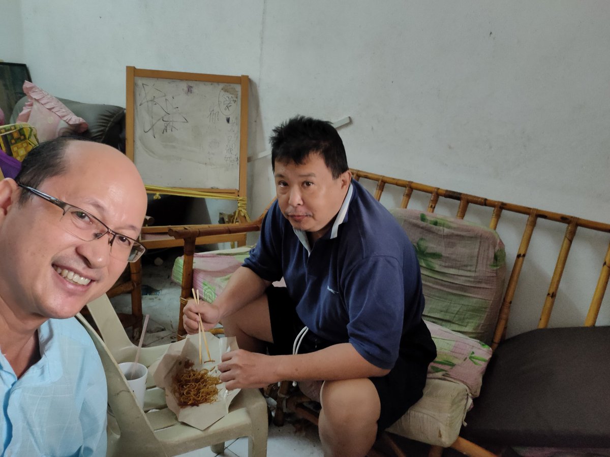 BooSoonYew67's tweet image. Helping a brother-in-Christ get his #breakfast ..
#RestrictedMovementOrderMY day 9 ..