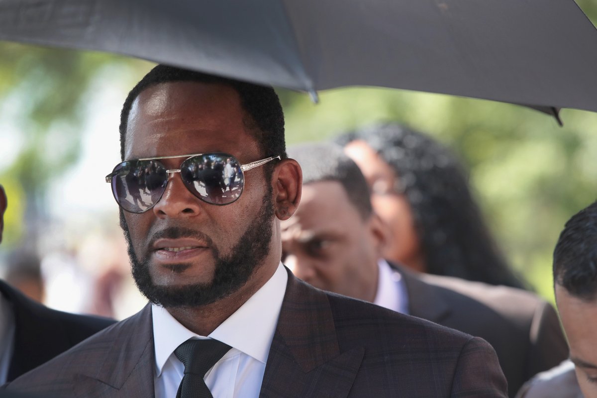 Complex's tweet image. R. Kelly wants to be released from jail because he's concerned about the Coronavirus: cmplx.co/3hzwbLH
