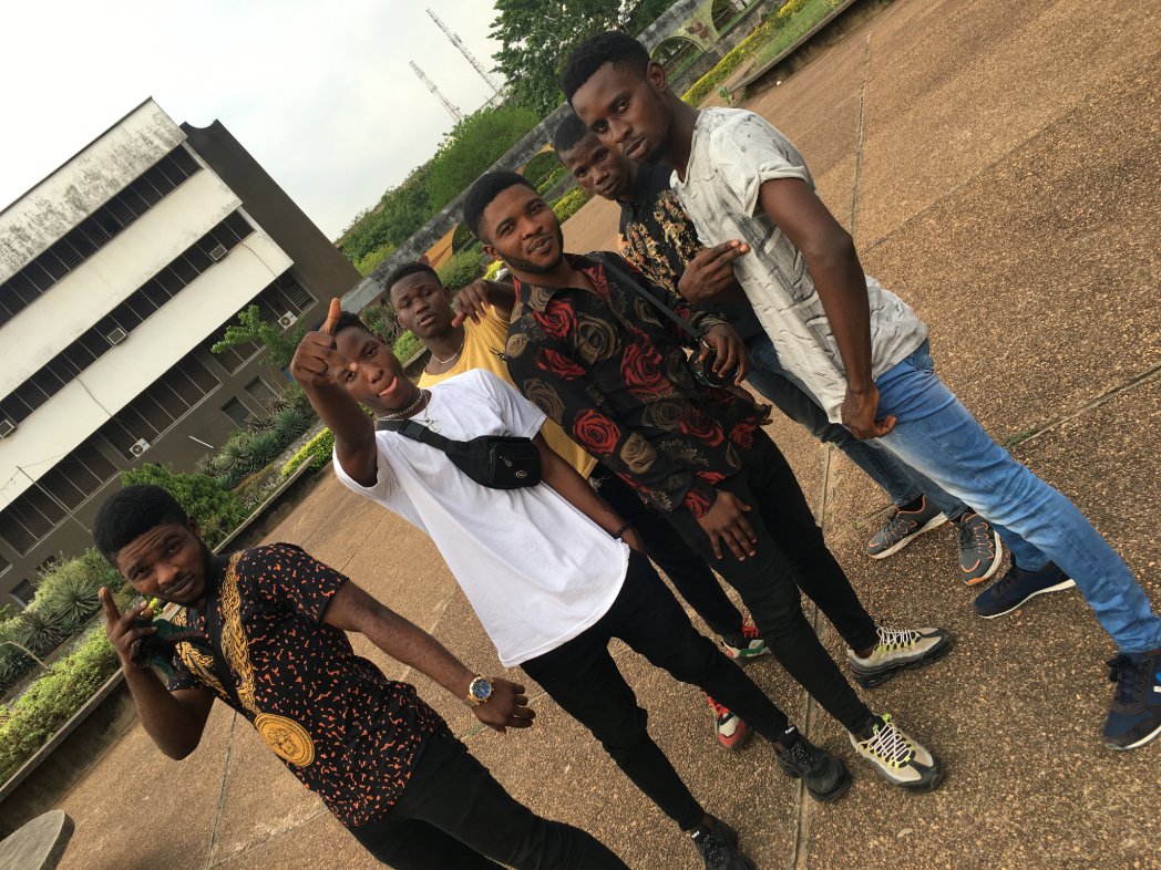 Boy_6ixtwo's tweet photo. Video shoot went well!Anticipate my new hit "Antivirus" 🐜.Audio+video drops this weekend.stay safe fam.
  #irregularfighter #Nigerians #Buhari #WhereIsBuhari #BuhariChallenge #Houseparty #corona #CoronaVirusInNigeria #coronavirusinlagos #coronaviruske #COVID19 #CovidNGR https://t.co/thsp8Ac7sN