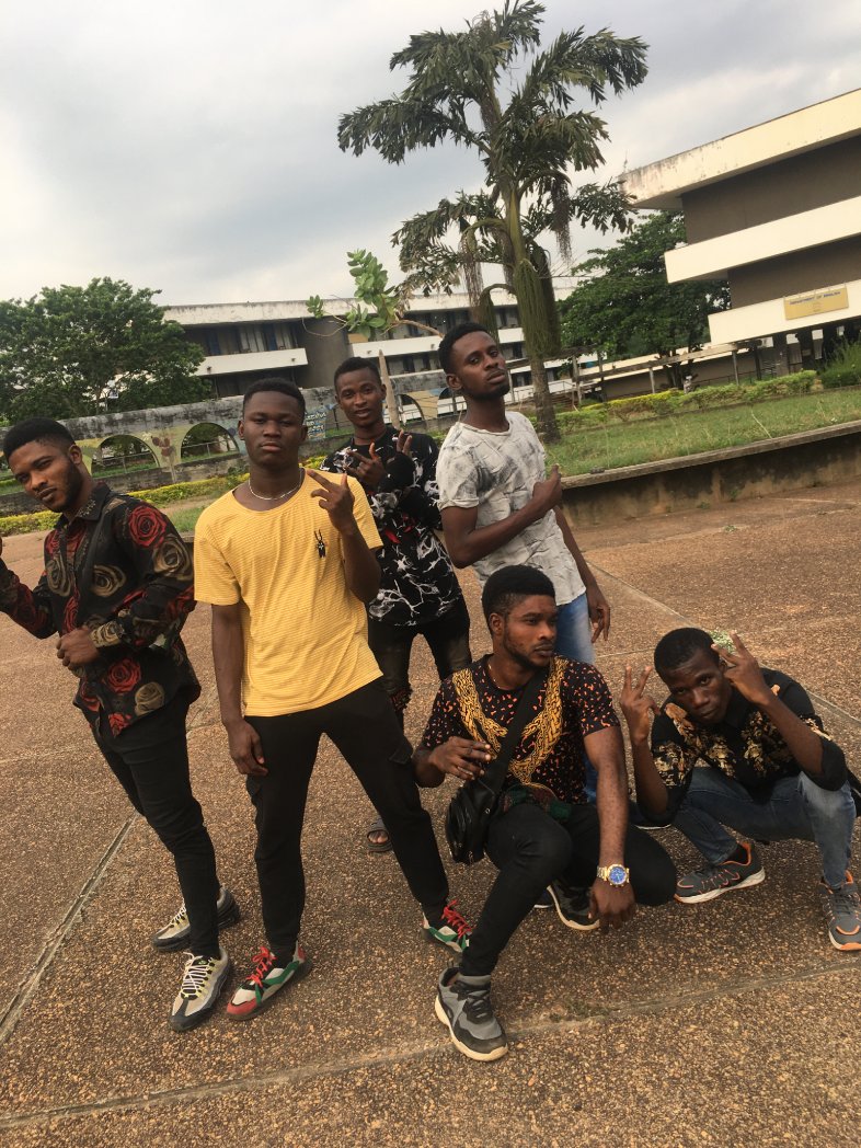 Boy_6ixtwo's tweet photo. Video shoot went well!Anticipate my new hit "Antivirus" 🐜.Audio+video drops this weekend.stay safe fam.
  #irregularfighter #Nigerians #Buhari #WhereIsBuhari #BuhariChallenge #Houseparty #corona #CoronaVirusInNigeria #coronavirusinlagos #coronaviruske #COVID19 #CovidNGR https://t.co/thsp8Ac7sN