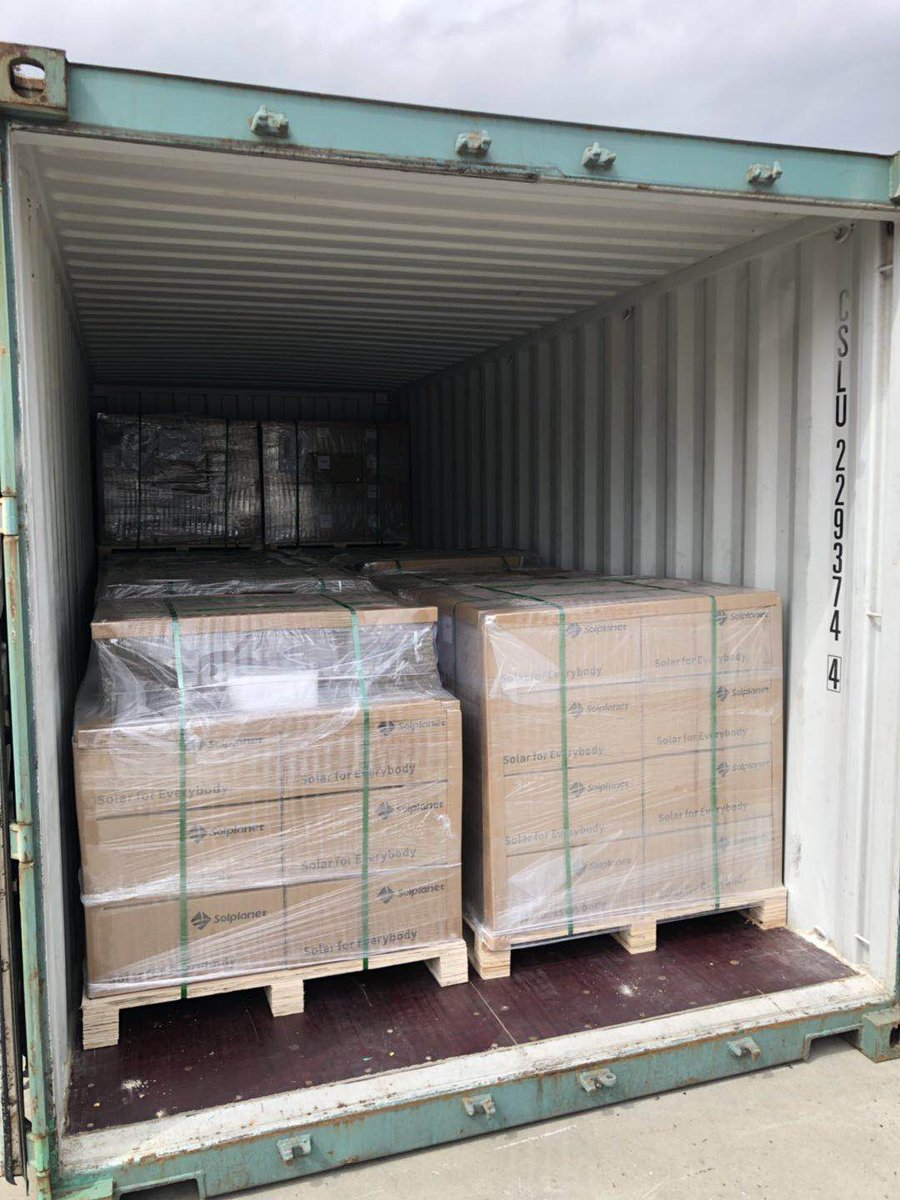 AisweiTech's tweet photo. First shipment including residential single phase and three phases inverters, has arrived in Australia , Let's start now 😀😀 Solplanet- solar for everybody 😎 https://t.co/SdVsKq6rPT