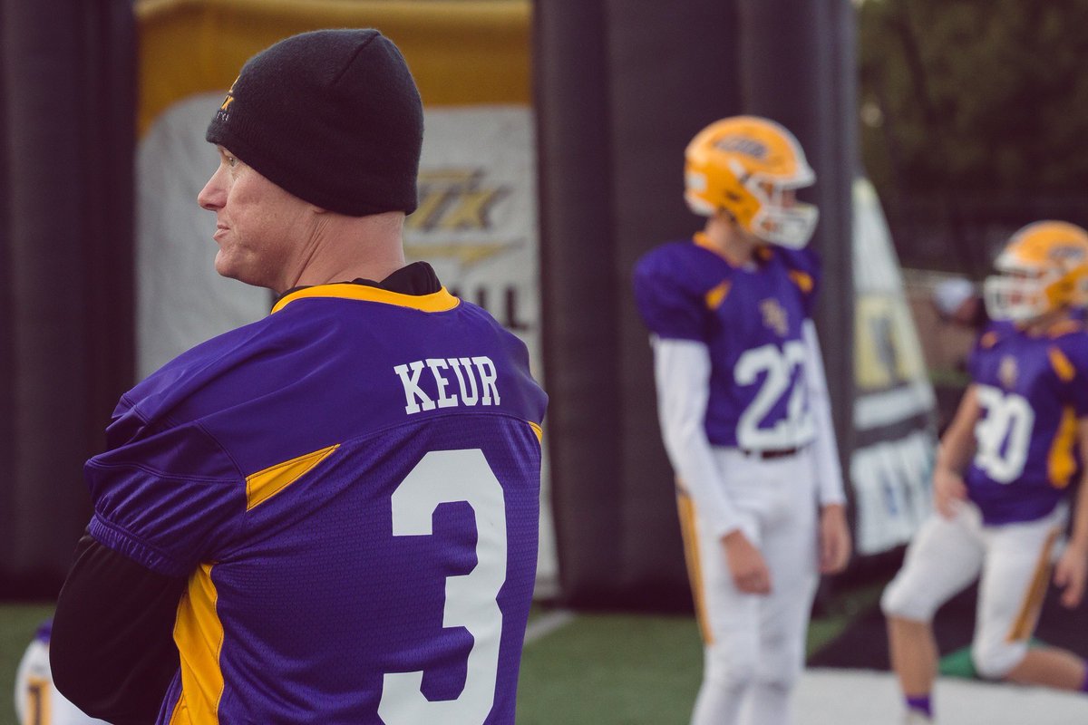 ZEastFootball's tweet image. Chix Nation lost a great person today. Marty was a great family man, member of the community and my great friend.   Please keep the Keurs in your thoughts and prayers.  Although he’s no longer with us, Marty’s energy &amp;amp; competitive spirit will live on in Zeeland forever-Coach P