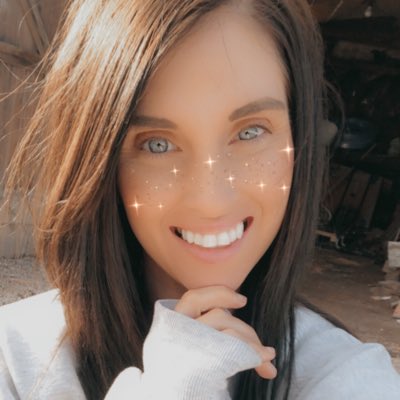 HopeMarie_90's tweet photo. #NewProfilePic https://t.co/pmBCqyQyVq