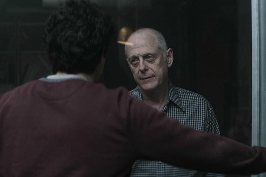MTV_Syria's tweet photo. وفاة نجم مسلسل 'You' مارك بلوم بسبب فيروس كورونا. https://t.co/nuVqbtAV35