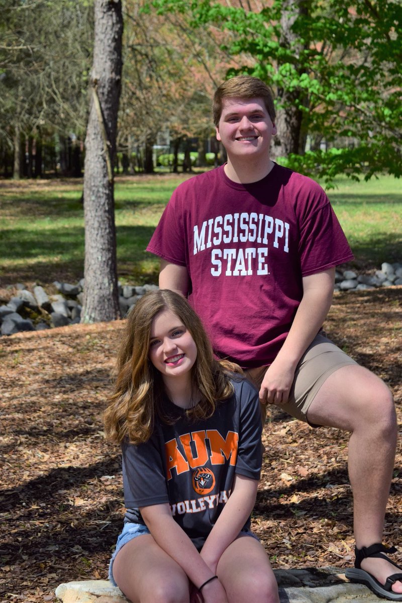 willismath6's tweet photo. Love these 2!  ❤️ My seniors....2020!  #warhawks #dawgs Great things ahead! https://t.co/ArGGGN1kVL