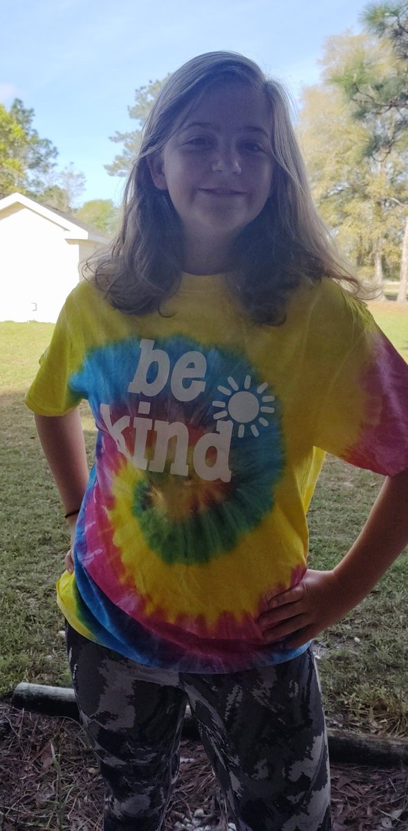 sunnypb15's tweet photo. I have made it through 4 days of E-learning!! Today was spring colors day, so I twinned with my favorite!! https://t.co/pjTABqehH7
