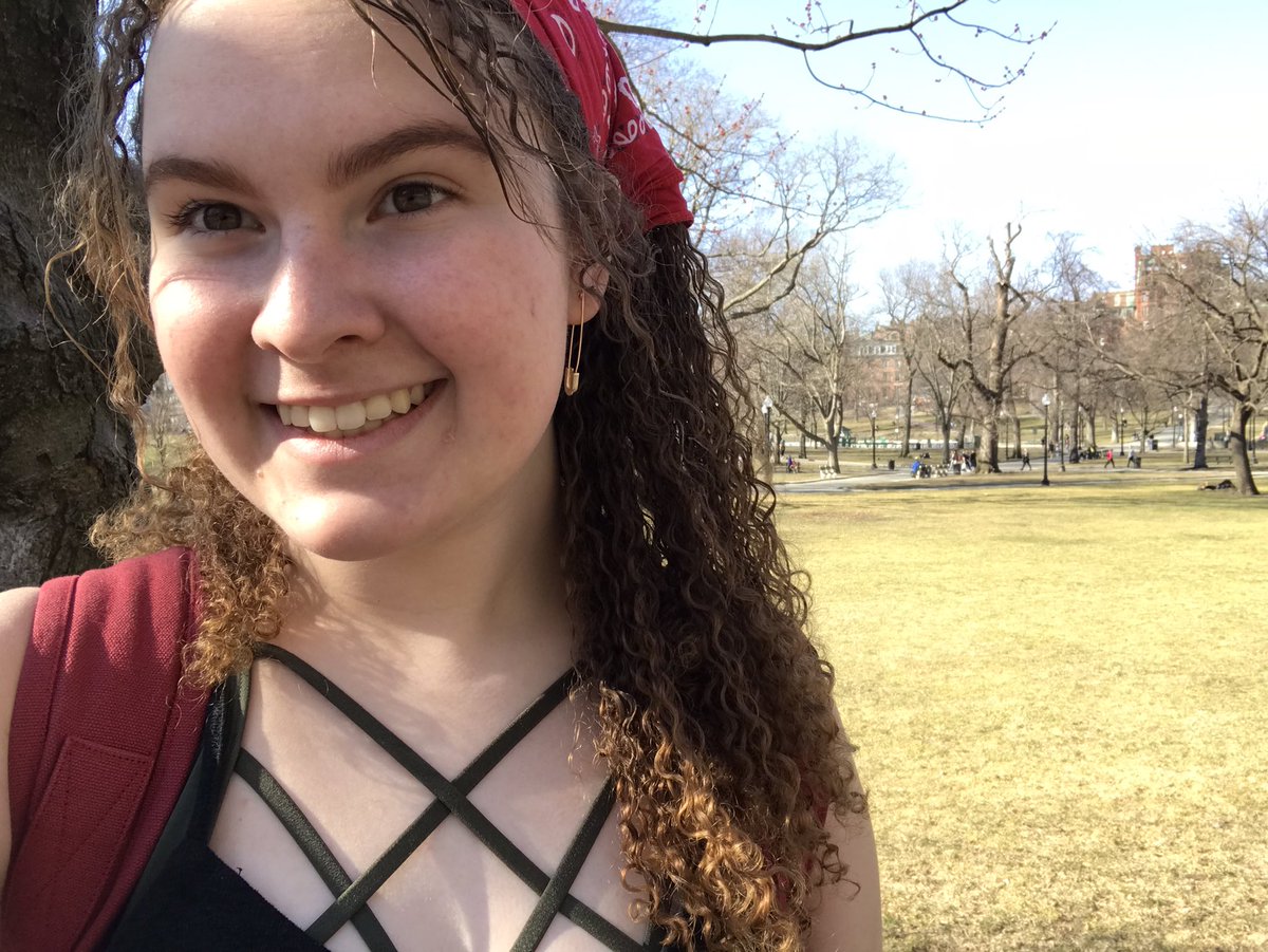hello everyone! my name is liv (she/her/hers), and welcome to my twitter! i’ll talk a lil more about myself in the thread, but here’s a basic intro: i’m a book blogger/college student based out of boston, ma! 