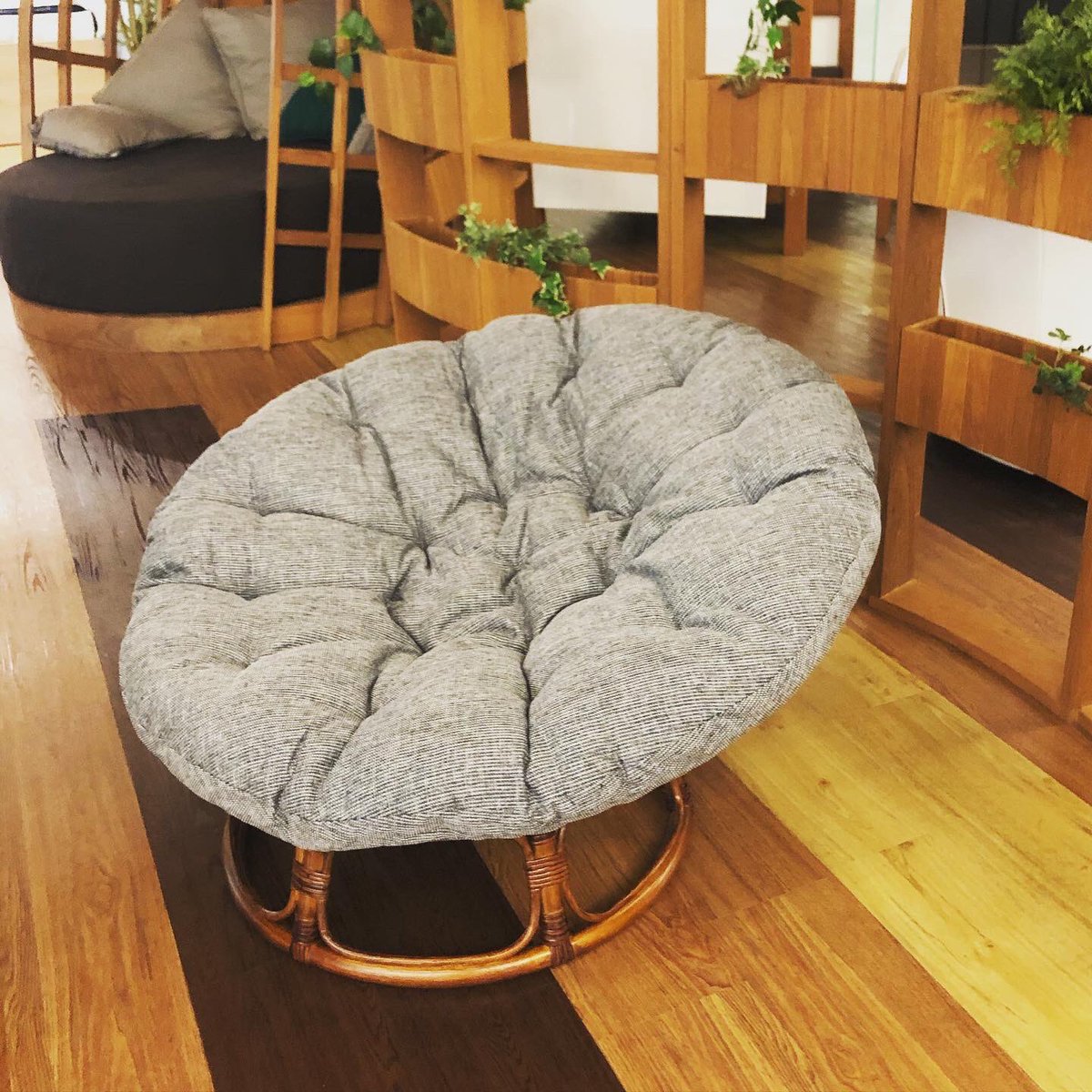 東京インテリア 家具 大阪本店 บนทว ตเตอร ラタン 籐 入荷しました ラタンはヤシ科の植物で 軽さ 柔らかさ 強さが特徴です 数ある中でお気に入りの椅子を探されてはいかがでしょう 大阪 インテリア オシャレ雑貨 家具 Interior マイホーム ラタン