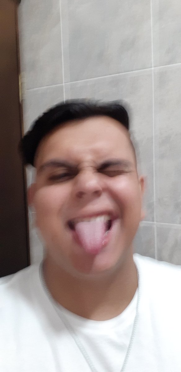Efriendzone's tweet photo. Prietos con cortes de blancos.
Mis papás me detuvieron cuando vieron que me iba a hacer la cosa de la ceja por eso no se nota mucho.
Sigue siendo #DEVILSZN https://t.co/6iaqFGNjef