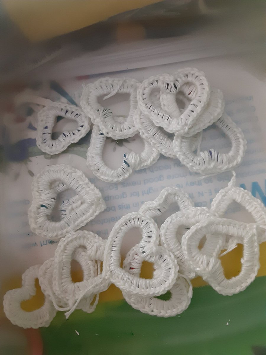 Myra_Sing's tweet photo. One of our #Amazing @ColsCitySchools teacher mailed each of her English Learners a letter, included a writing prompt, paper &amp; stamped envelope so they could write back..Great way to encourage writing, &amp; letting her students know she’s thinking about them #CCSESLstories #Teachers https://t.co/l0iECA239E