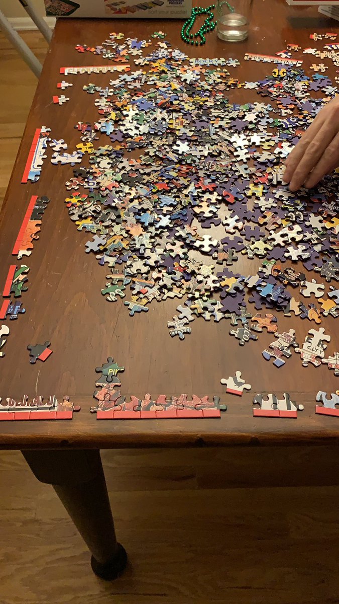 kpicks's tweet photo. Dave Matthews livestream and a puzzle. This is how you social distance. #PayItForwardLIVE #DaveMatthewsBand https://t.co/QPr489ecW7