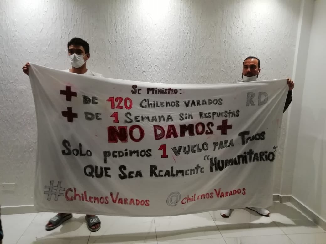 caxitomasbonito's tweet photo. Porque no nos dan una respuesta! No podemos esperar hasta el 1 de mayo #consuladochileno @sebastianpinera #COVID2019 #ayuda #chilenos https://t.co/Mhofsrq5pj