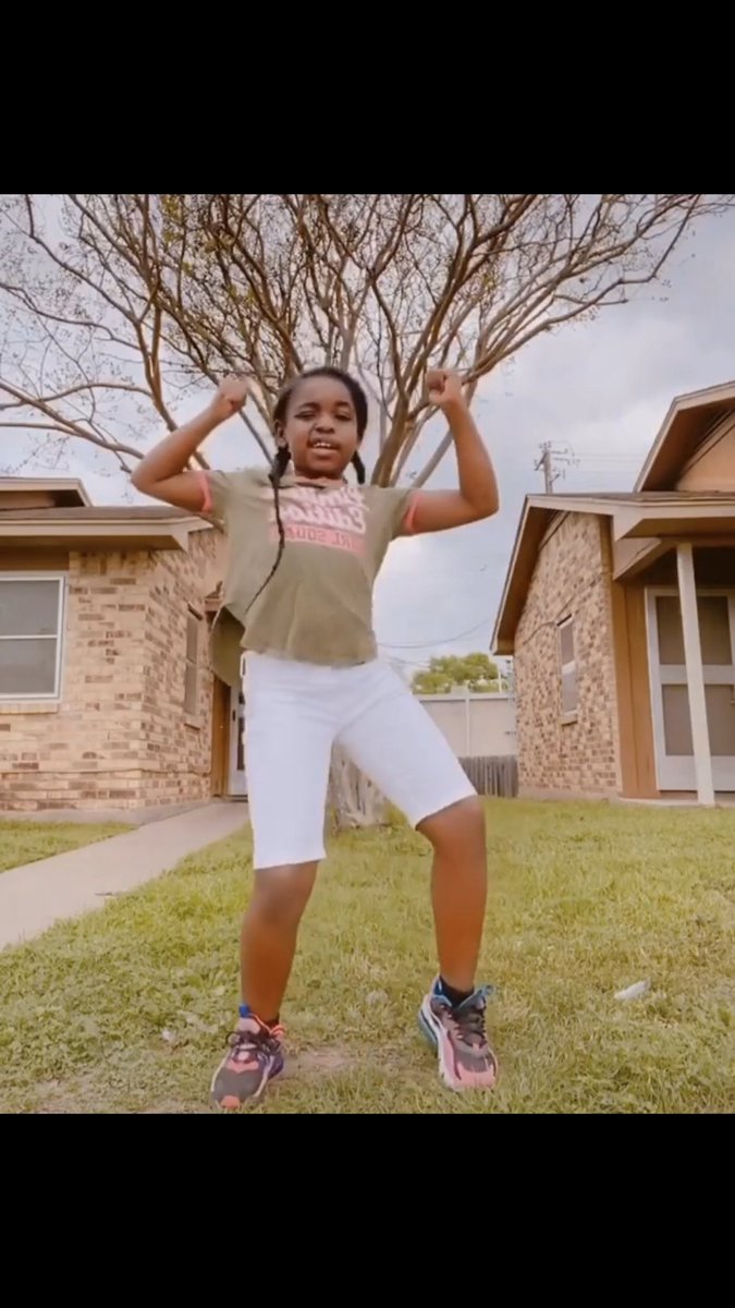 Ms_HodgeKG's tweet photo. We can’t have practice so we’re sharing dance videos to encourage movement and dance at home! @KACDHoneybees #KIPPJoy #LionHeartDanceClub I miss my dancers babies!! https://t.co/87CPB9fYqX